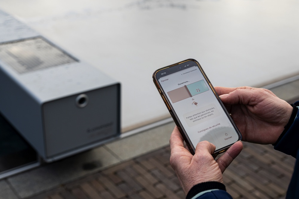 Automatische CoverSeal Poolabdeckung mit Solarantrieb und optionaler Smartphone-Bedienung